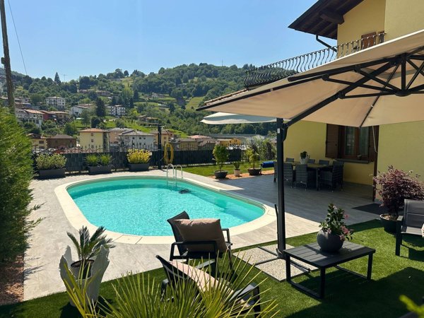 casa indipendente in vendita a Leffe