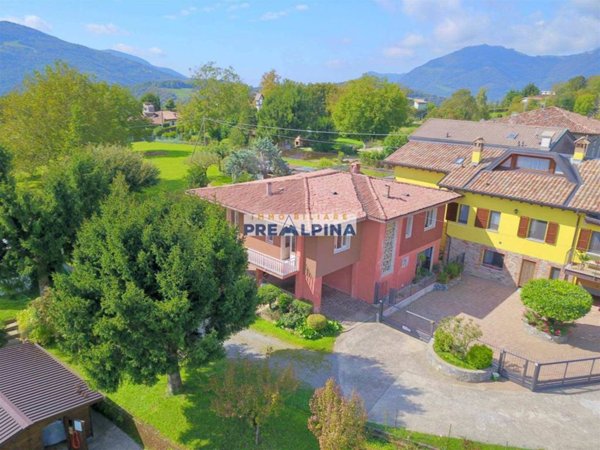 casa indipendente in vendita a Leffe in zona San Rocco