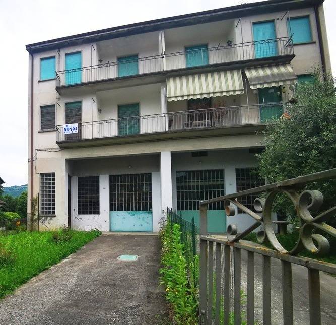 casa indipendente in vendita a Leffe in zona San Rocco