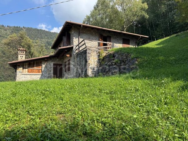 casa indipendente in vendita a Leffe
