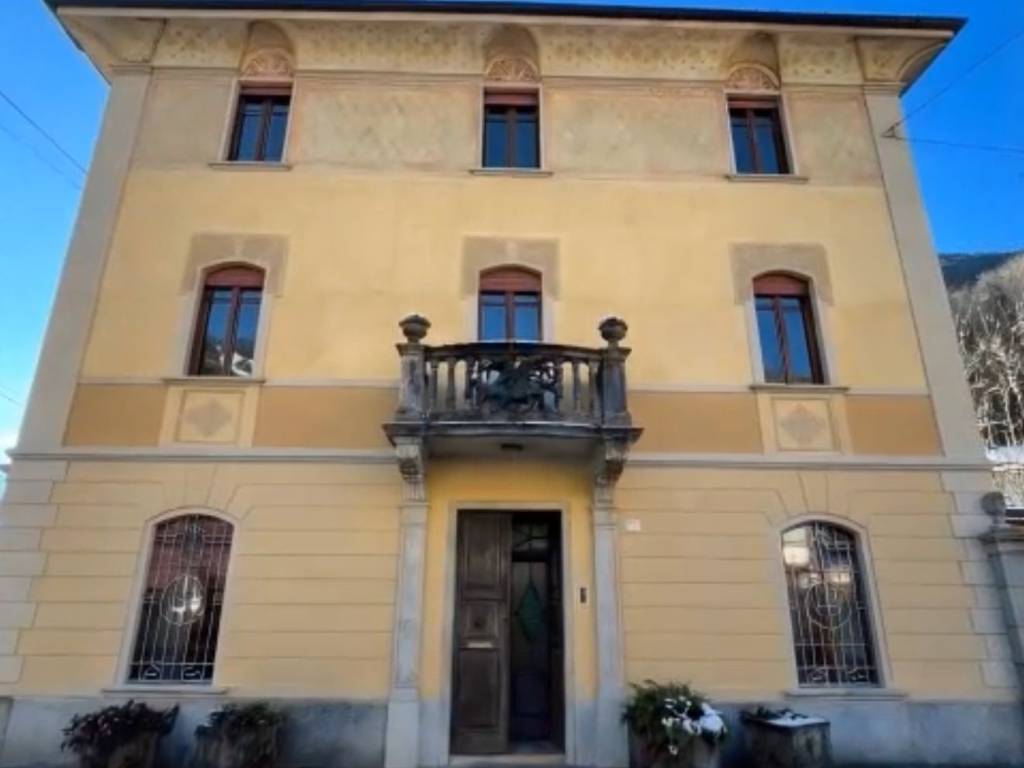 casa indipendente in vendita a Lenna