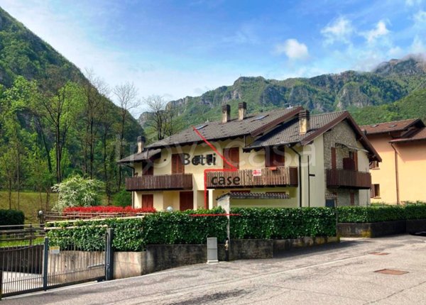 appartamento in vendita a Lenna