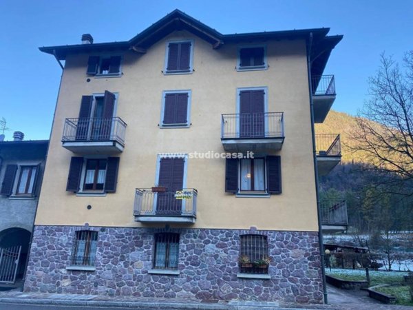 appartamento in vendita a Lenna in zona Scalvino