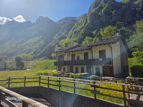 appartamento in vendita a Lenna in zona Scalvino