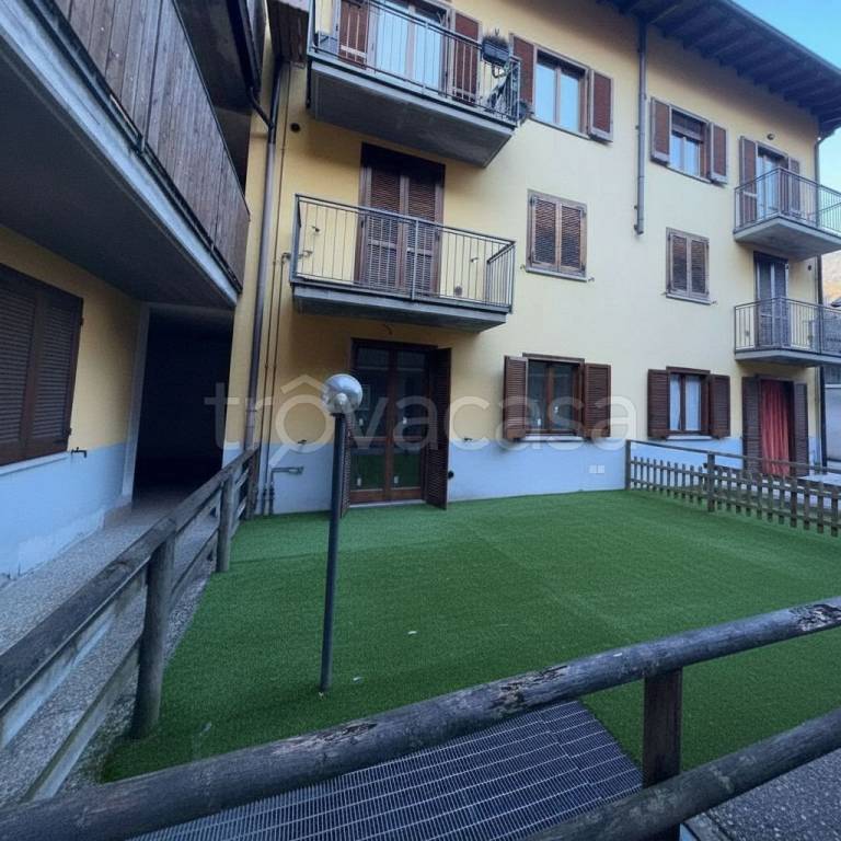 appartamento in vendita a Lenna in zona Scalvino