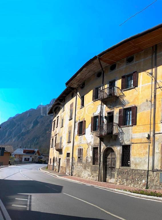 casa indipendente in vendita a Lenna in zona Scalvino