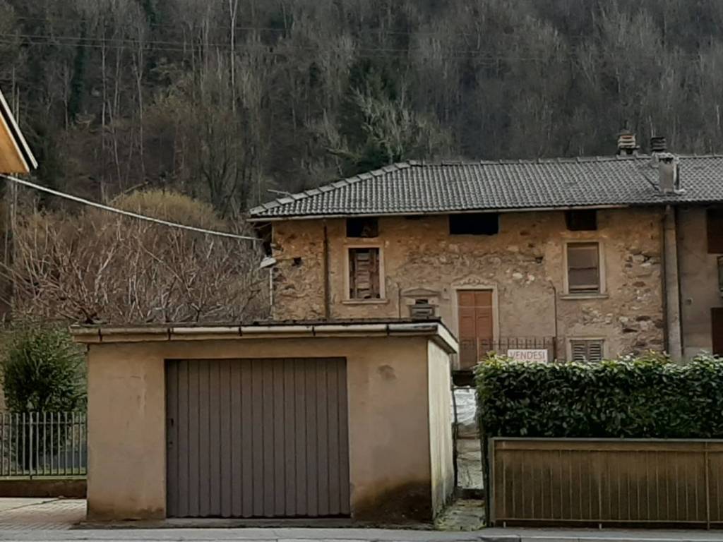 casa indipendente in vendita a Lenna in zona Scalvino