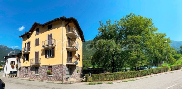 appartamento in vendita a Lenna in zona Scalvino