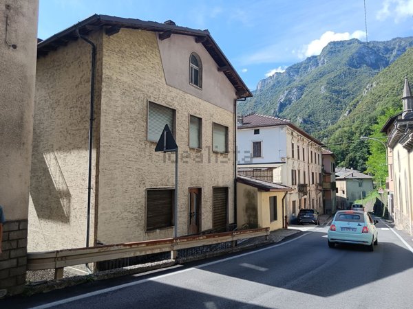 appartamento in vendita a Lenna in zona Scalvino