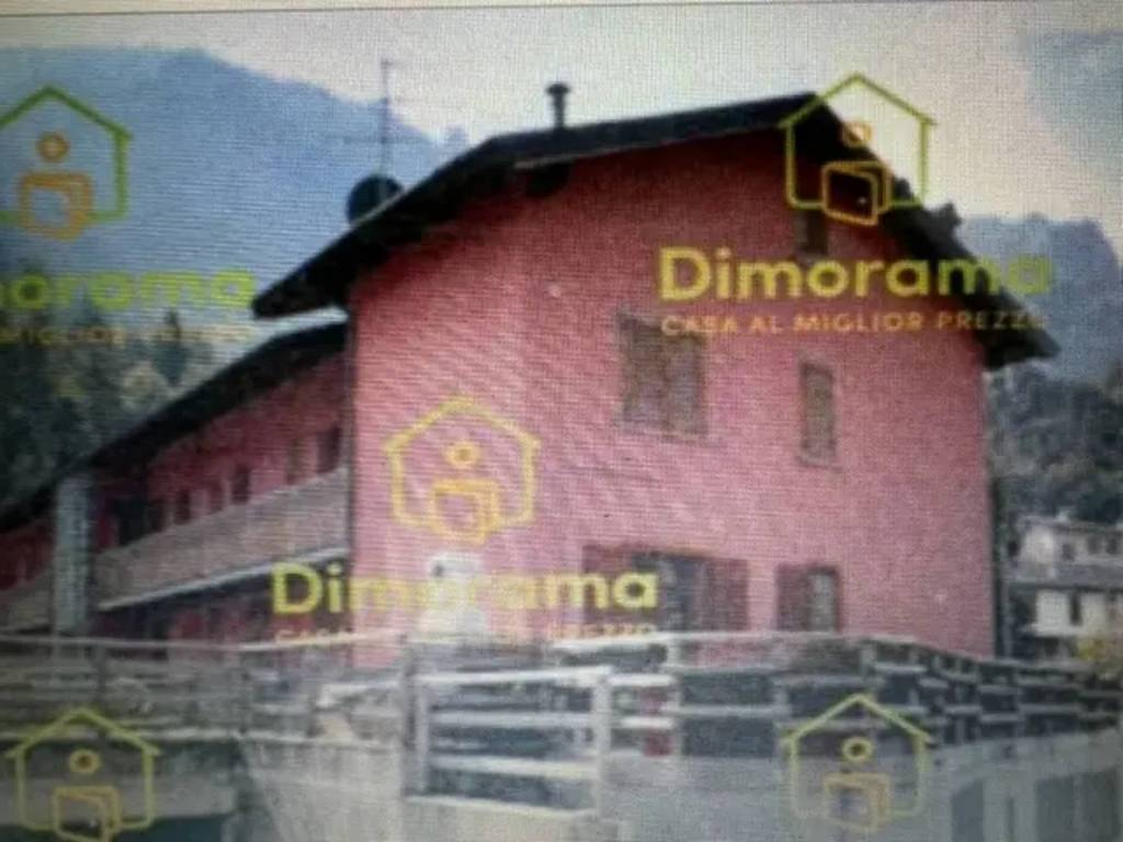casa indipendente in vendita a Lenna