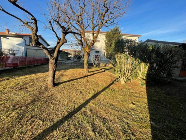 appartamento in vendita a Levate