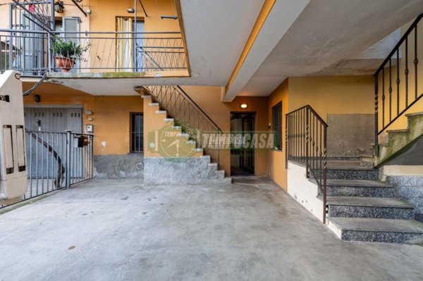 appartamento in vendita a Levate