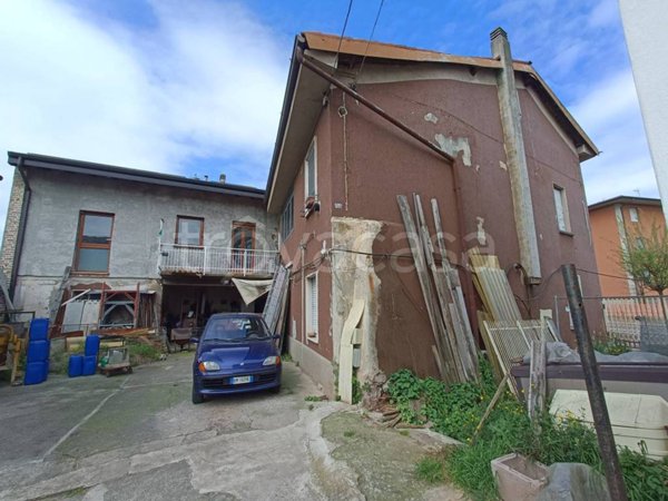 appartamento in vendita a Levate