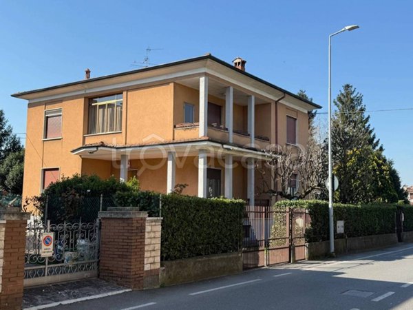 casa indipendente in vendita a Levate