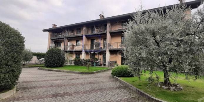 appartamento in vendita a Levate