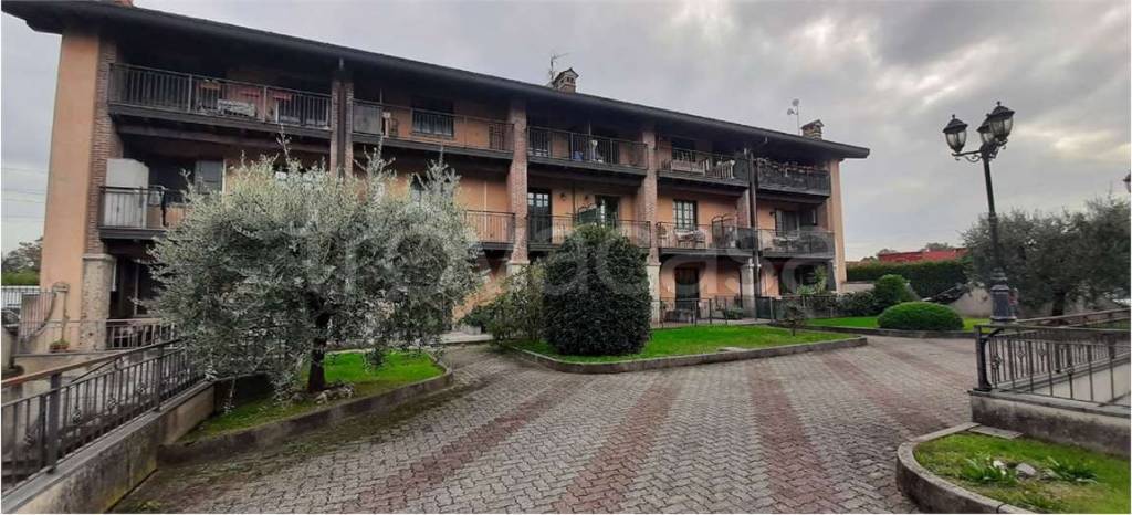 appartamento in vendita a Levate