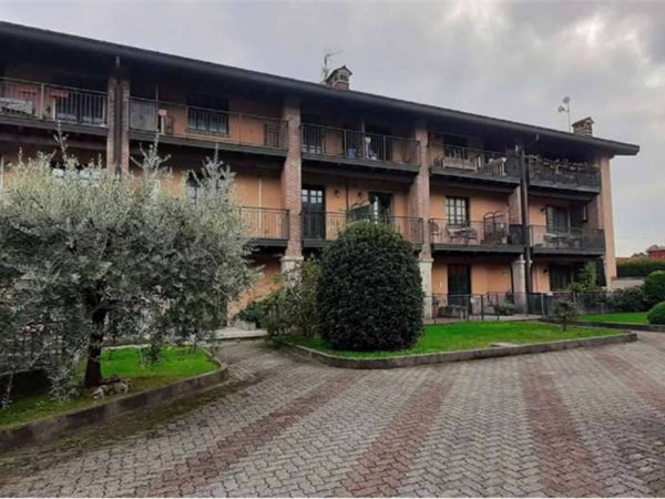 appartamento in vendita a Levate