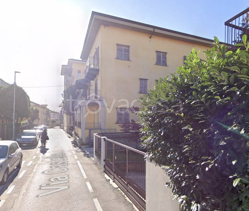 appartamento in vendita a Levate