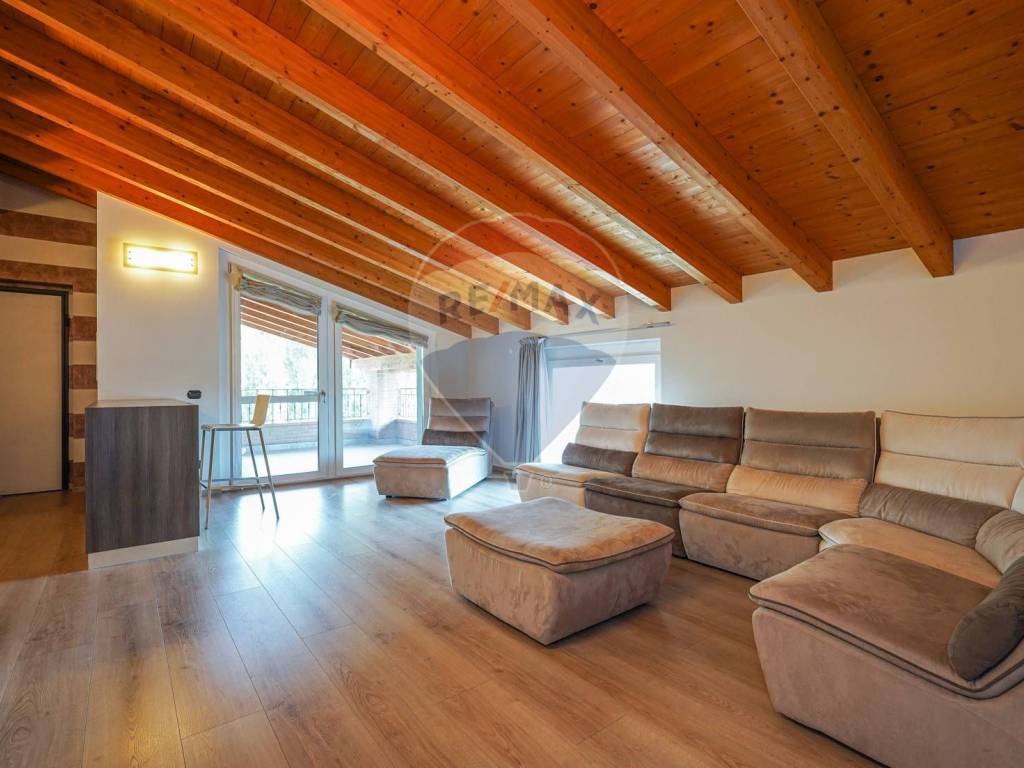 appartamento in vendita a Levate