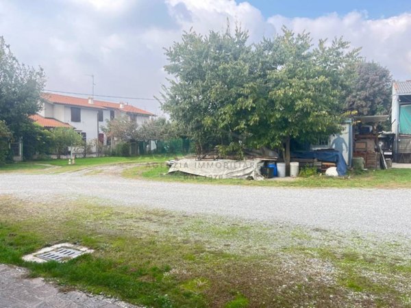 casa indipendente in vendita a Levate
