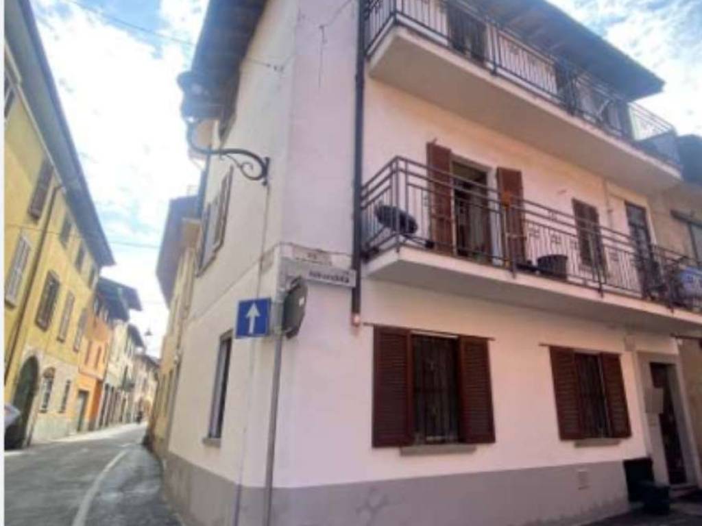 appartamento in vendita a Levate