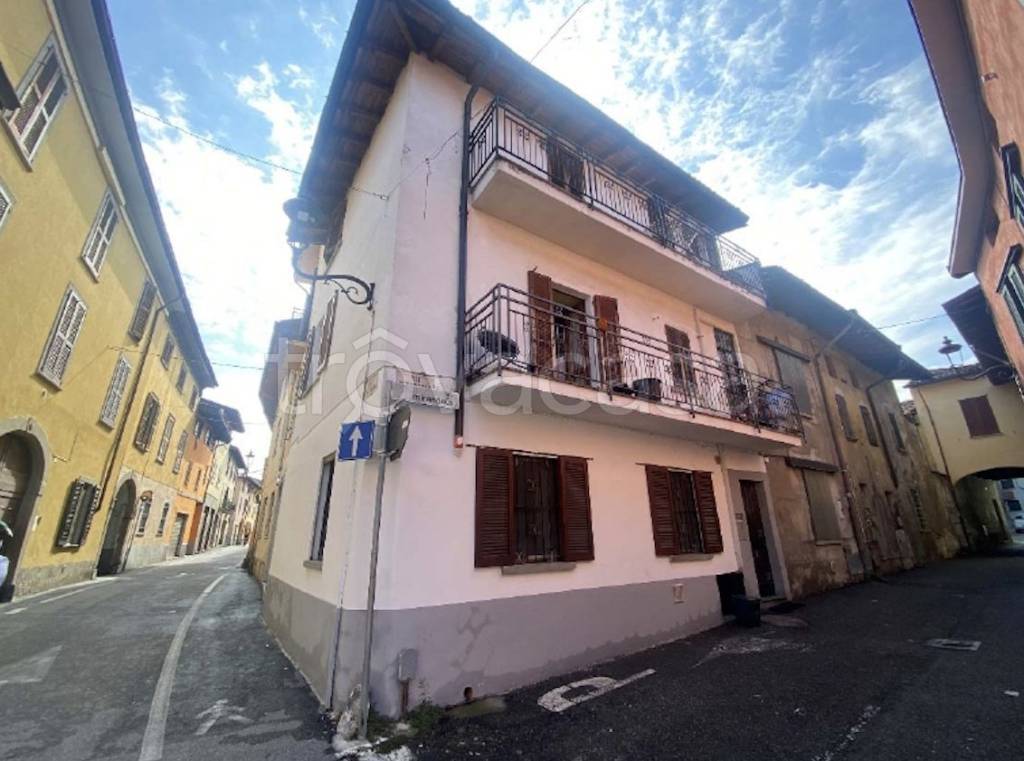 appartamento in vendita a Levate