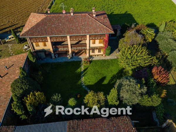 casa indipendente in vendita a Levate