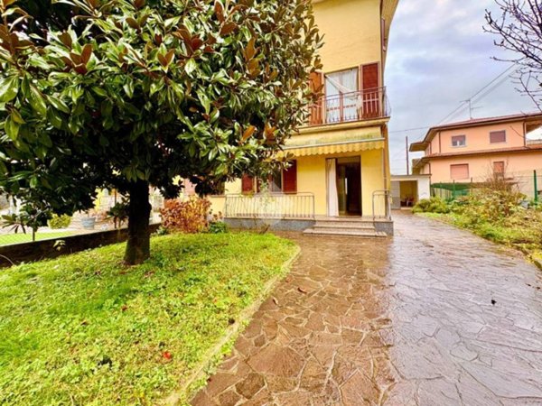 casa indipendente in vendita a Levate