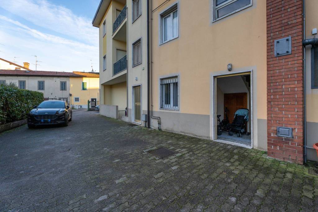 negozio in vendita a Levate