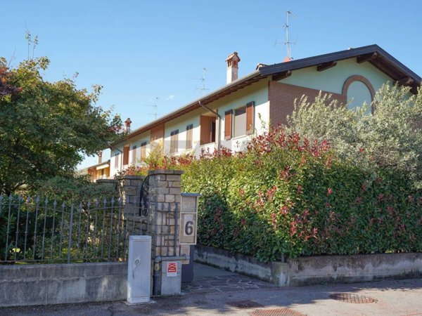 casa indipendente in vendita a Levate