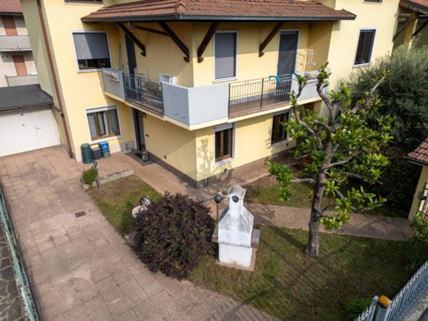 casa indipendente in vendita a Levate