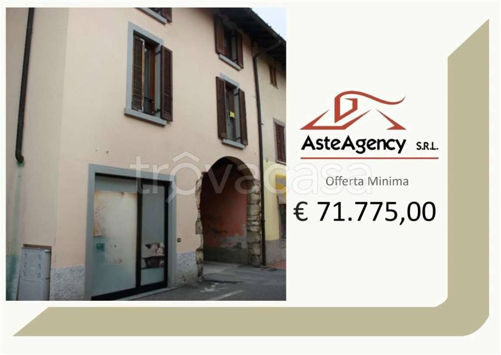 casa indipendente in vendita a Levate
