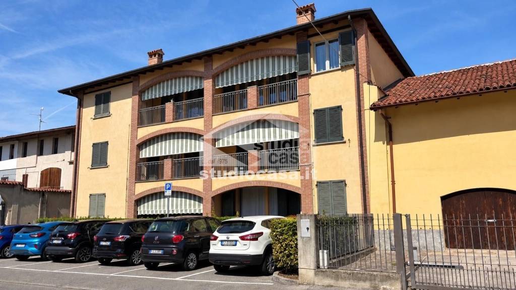 appartamento in vendita a Levate