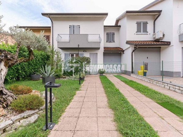 casa indipendente in vendita a Levate