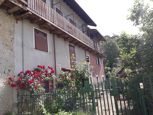 casa indipendente in vendita a Locatello