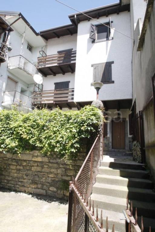 casa indipendente in vendita a Locatello