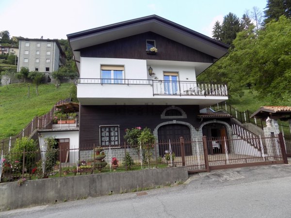 casa indipendente in vendita a Locatello