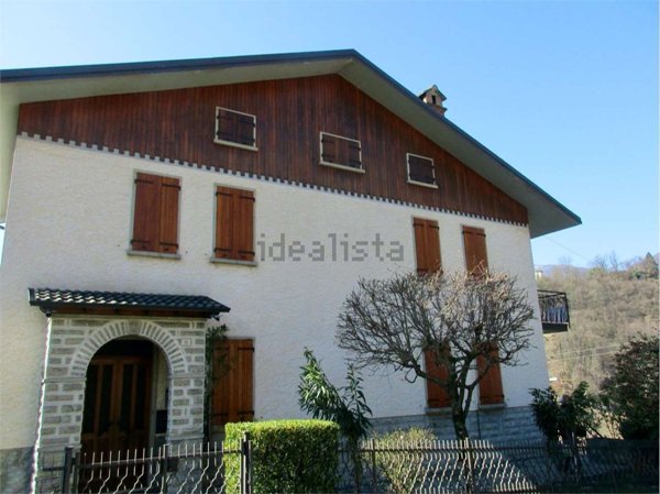 appartamento in vendita a Locatello