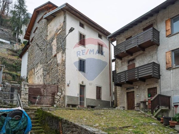 casa indipendente in vendita a Locatello