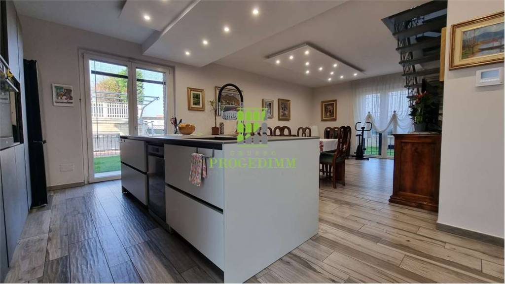 casa indipendente in vendita ad Alpignano