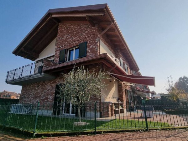 casa indipendente in vendita ad Alpignano