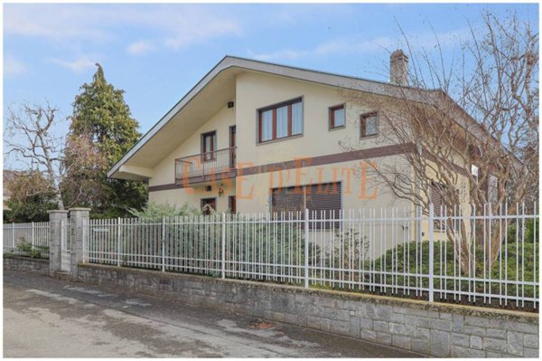 casa indipendente in vendita ad Alpignano