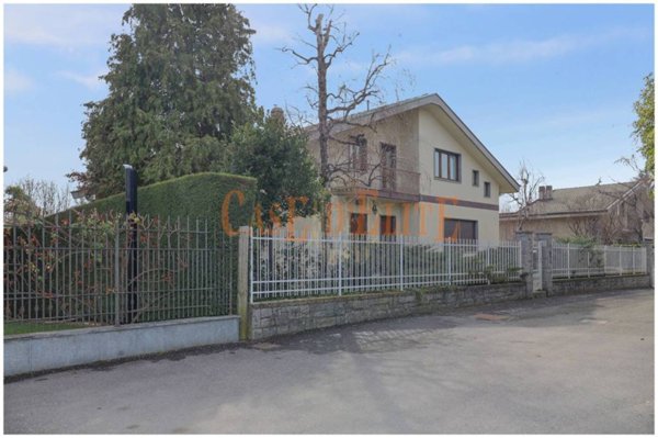 casa indipendente in vendita ad Alpignano