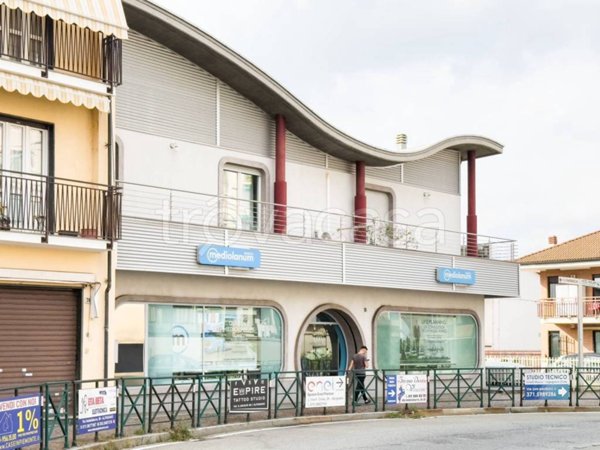 locale commerciale in vendita ad Alpignano