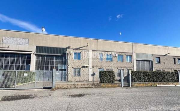 capannone in vendita ad Alpignano