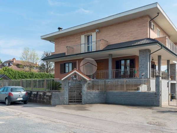 casa indipendente in vendita ad Alpignano