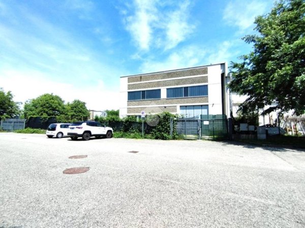 locale commerciale in vendita ad Alpignano