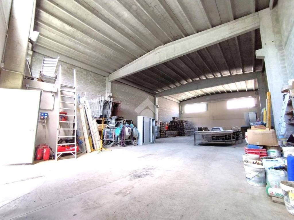 locale commerciale in vendita ad Alpignano