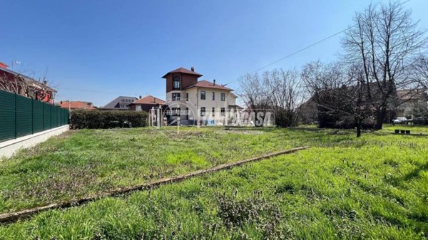casa indipendente in vendita ad Alpignano