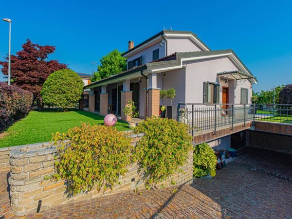 casa indipendente in vendita ad Alpignano